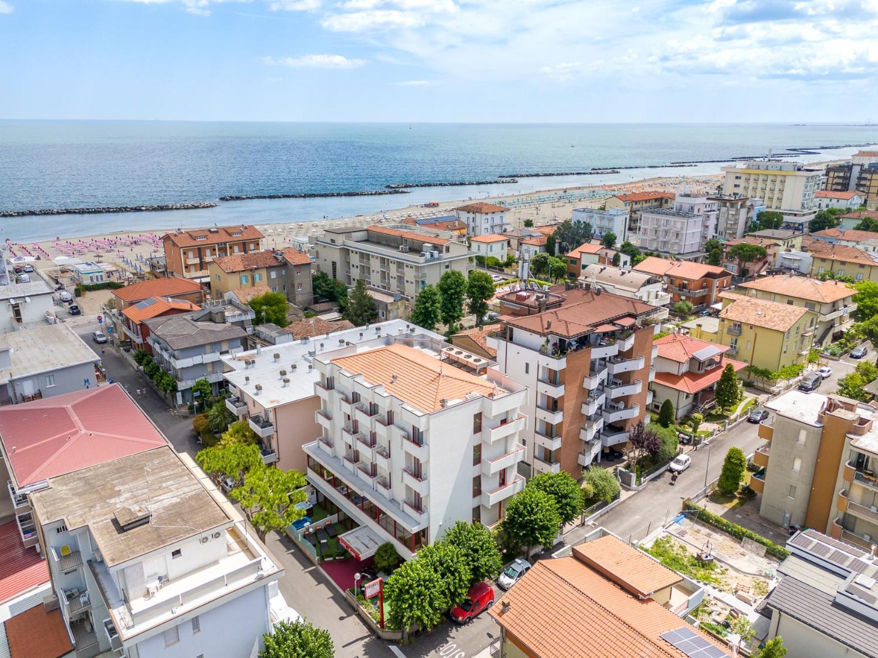 Hotel Nobel Rimini Exterior photo